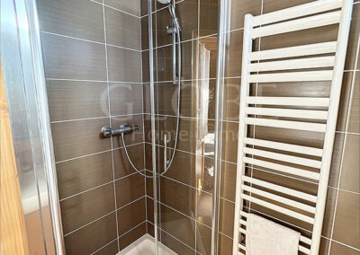 shower duplex apartment in Megeve